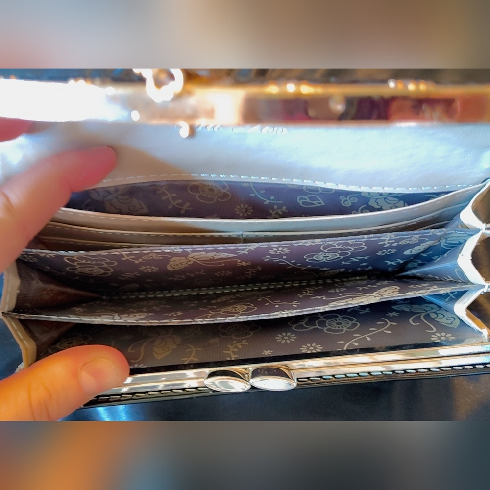 🩷$10 | Chic & Elegant Black Wallet ✨ - Picture 8 of 9